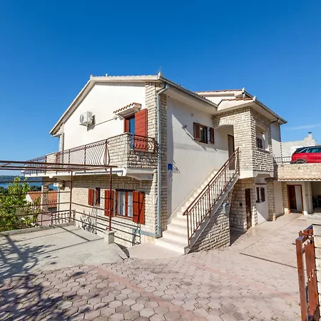 Limun-2 By Interhome *